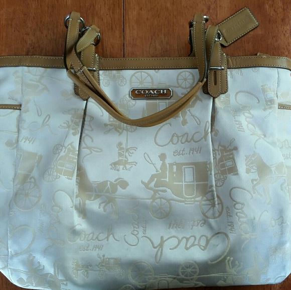 Authentic Coach handbag - Picture 1 of 5